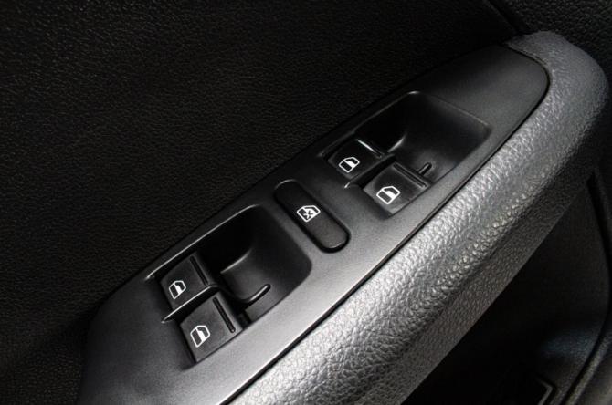 Volkswagen Jetta VI с пробегом 2014 года, цена 979 000 рублей, 172000 км, седан, Автокод Объявления