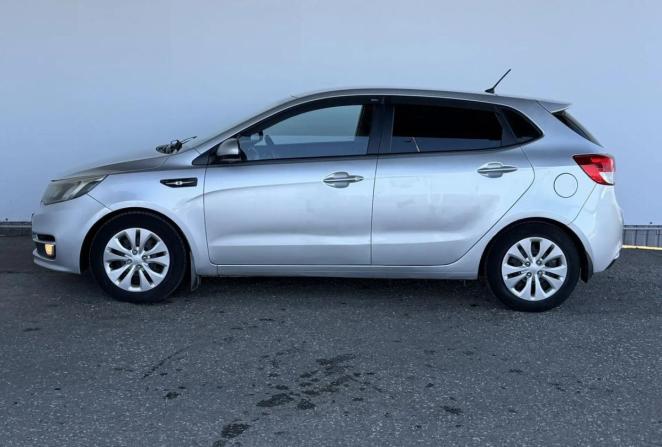 Kia Rio III Рестайлинг с пробегом 2016 года, цена 997 000 рублей, 107466 км, хэтчбек, Автокод Объявления