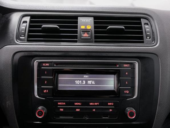 Volkswagen Jetta VI Рестайлинг с пробегом 2015 года, цена 977 000 рублей, 205000 км, седан, Автокод Объявления