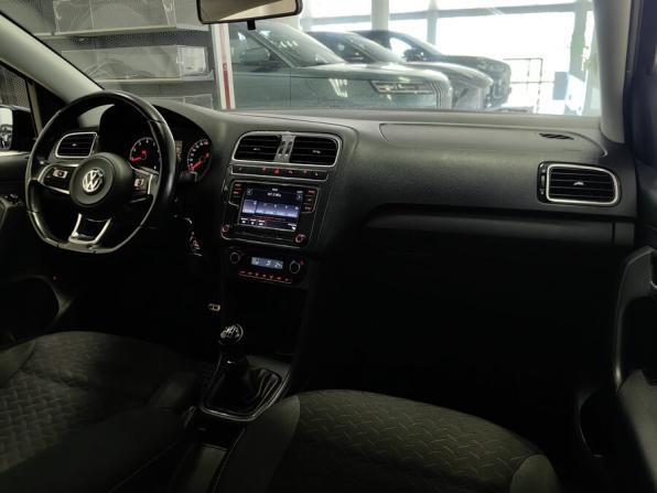 Volkswagen Polo V Рестайлинг с пробегом 2018 года, цена 804 000 рублей, 212000 км, седан, Автокод Объявления