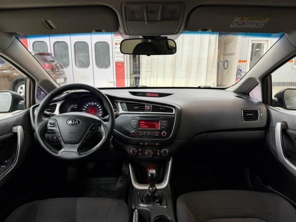 Kia Ceed II Рестайлинг с пробегом 2015 года, цена 959 000 рублей, 193295 км, хэтчбек, Автокод Объявления