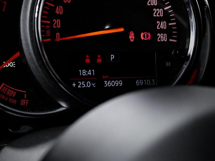 Mini Hatch III (F55/F56) Рестайлинг 2 Москва  - изображение 12