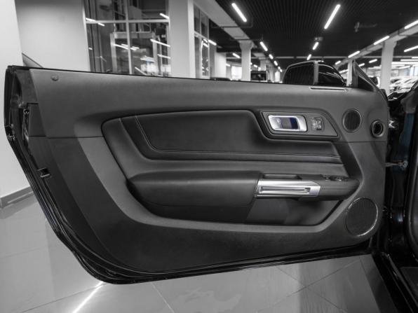 Ford Mustang VI Рестайлинг с пробегом 2019 года, цена 4 500 000 рублей, 85312 км, купе, Автокод Объявления