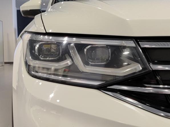 Volkswagen Tiguan II Рестайлинг с пробегом 2021 года, цена 3 999 000 рублей, 56090 км, внедорожник, Автокод Объявления