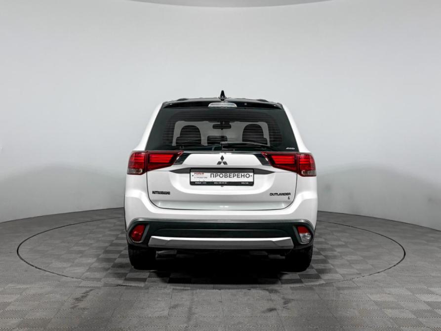 Mitsubishi Outlander III Рестайлинг 2 Санкт-Петербург  - изображение 6