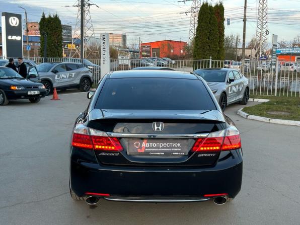 Honda Accord IX с пробегом 2013 года, цена 1 330 000 рублей, 281904 км, седан, Автокод Объявления