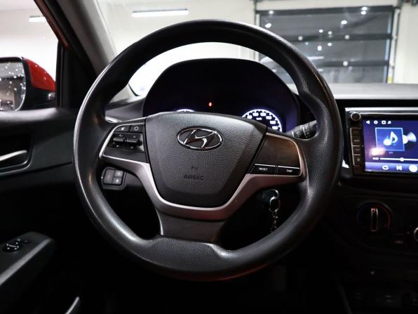 Hyundai Solaris II с пробегом 2017 года, цена 1 298 500 рублей, 107367 км, седан, Автокод Объявления