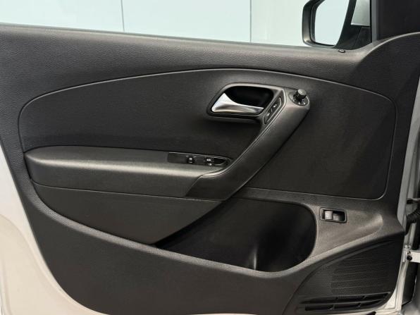 Volkswagen Polo V с пробегом 2014 года, цена 710 000 рублей, 185729 км, седан, Автокод Объявления