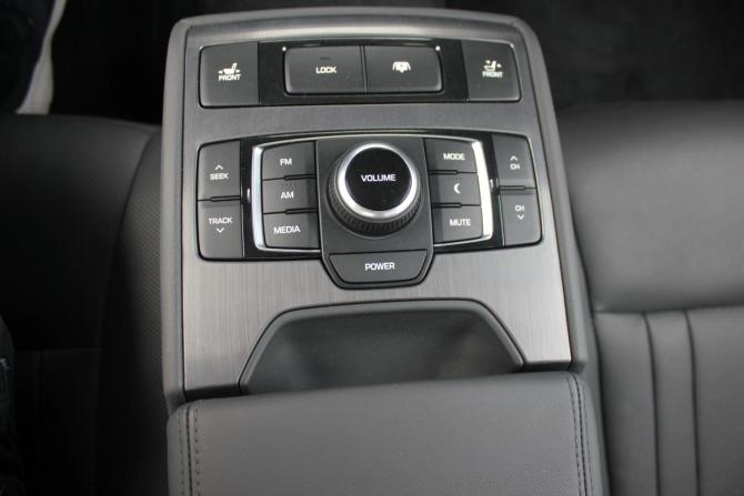 Hyundai Genesis II с пробегом 2015 года, цена 2 390 000 рублей, 71000 км, седан, Автокод Объявления