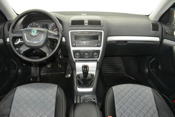 Skoda Octavia II (A5) Рестайлинг с пробегом 2012 года, цена 748 000 рублей, 199000 км, лифтбек, Автокод Объявления