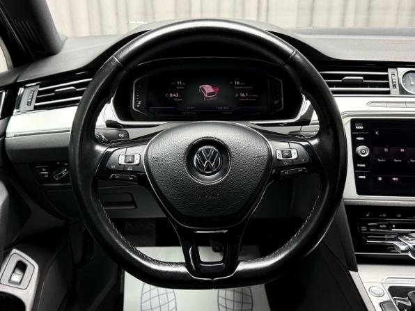 Volkswagen Passat B8 с пробегом 2018 года, цена 1 899 000 рублей, 127043 км, седан, Автокод Объявления
