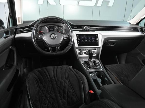 Volkswagen Passat B8 с пробегом 2017 года, цена 2 199 000 рублей, 156943 км, седан, Автокод Объявления