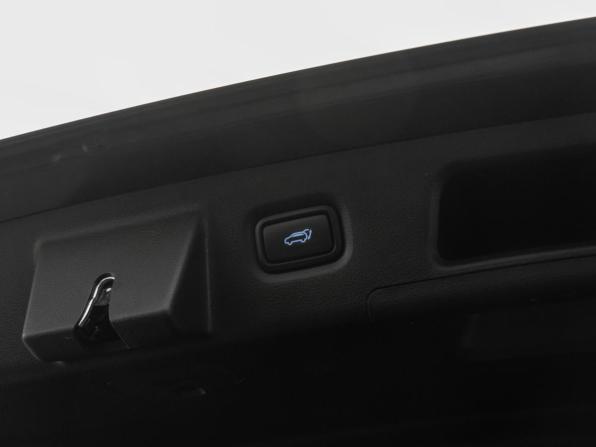 Hyundai Santa Fe IV Рестайлинг с пробегом 2021 года, цена 4 090 000 рублей, 78048 км, внедорожник, Автокод Объявления