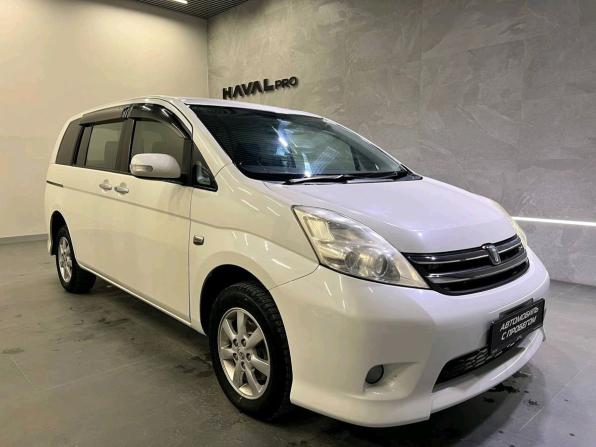 Toyota ISis I Рестайлинг с пробегом 2011 года, цена 879 000 рублей, 317914 км, компактвэн, Автокод Объявления