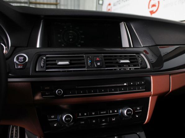 BMW 5 серии VI (F10/F11/F07) Рестайлинг с пробегом 2015 года, цена 2 350 000 рублей, 178000 км, седан, Автокод Объявления