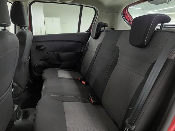 Renault Sandero II Рестайлинг с пробегом 2021 года, цена 1 379 000 рублей, 82340 км, хэтчбек, Автокод Объявления