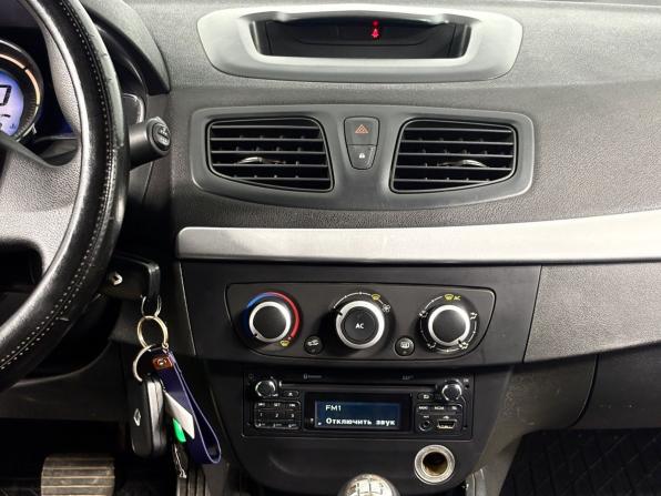 Renault Fluence I Рестайлинг с пробегом 2013 года, цена 970 000 рублей, 181436 км, седан, Автокод Объявления