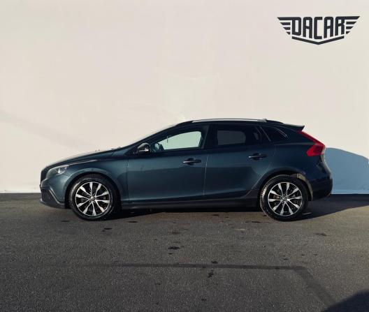 Volvo V40 Cross Country I Рестайлинг с пробегом 2019 года, цена 1 350 000 рублей, 244000 км, хэтчбек, Автокод Объявления
