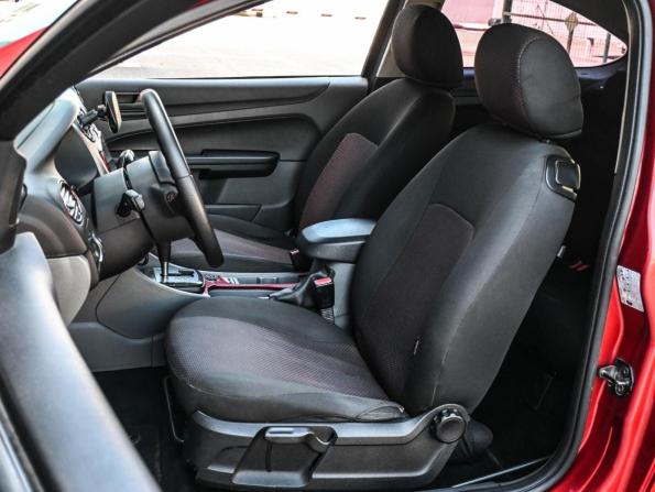 Ford Focus II с пробегом 2005 года, цена 584 000 рублей, 211186 км, хэтчбек, Автокод Объявления
