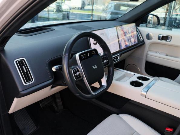 Li Auto (Lixiang) L6 I с пробегом 2025 года, цена 6 350 000 рублей, 17129 км, внедорожник, Автокод Объявления
