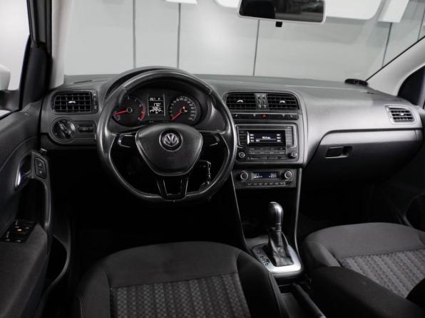 Volkswagen Polo V Рестайлинг с пробегом 2017 года, цена 1 149 000 рублей, 150981 км, седан, Автокод Объявления