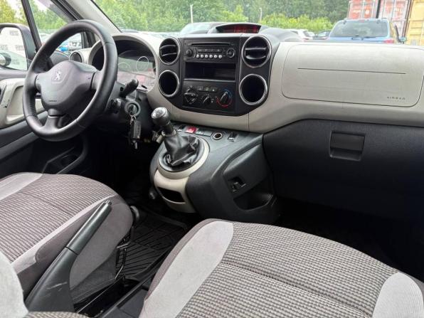 Peugeot Partner II Рестайлинг с пробегом 2013 года, цена 630 000 рублей, 250000 км, минивэн, Автокод Объявления
