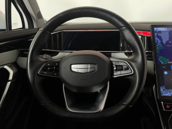 Geely Atlas II с пробегом 2024 года, цена 2 995 000 рублей, 37879 км, внедорожник, Автокод Объявления