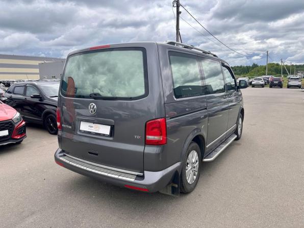 Volkswagen Multivan T5 Рестайлинг с пробегом 2013 года, цена 2 343 000 рублей, 245822 км, минивэн, Автокод Объявления
