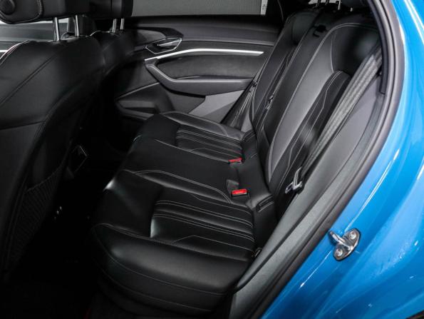 Audi e-tron I с пробегом 2020 года, цена 4 350 000 рублей, 98210 км, внедорожник, Автокод Объявления