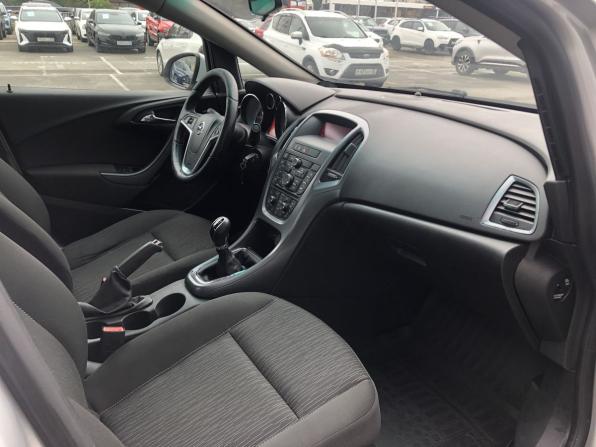 Opel Astra J Рестайлинг с пробегом 2014 года, цена 855 000 рублей, 205920 км, седан, Автокод Объявления