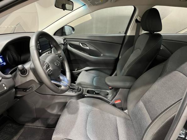 Hyundai i30 III Рестайлинг 2 с пробегом 2023 года, цена 2 330 000 рублей, 924 км, универсал, Автокод Объявления