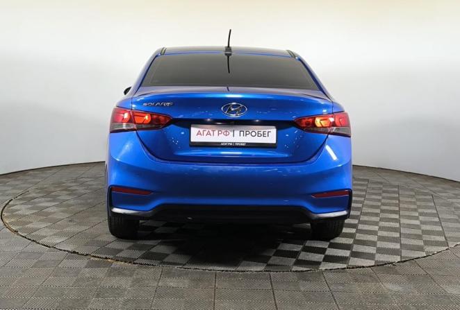 Hyundai Solaris II с пробегом 2018 года, цена 900 000 рублей, 165918 км, седан, Автокод Объявления