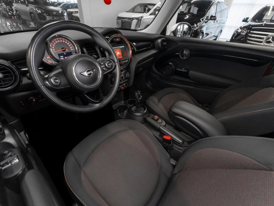 Mini Hatch III (F55/F56) Москва  - изображение 7