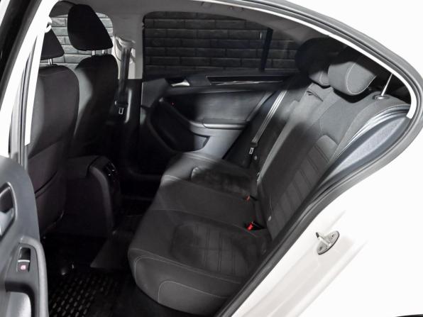 Volkswagen Jetta VI Рестайлинг с пробегом 2016 года, цена 1 360 000 рублей, 99822 км, седан, Автокод Объявления