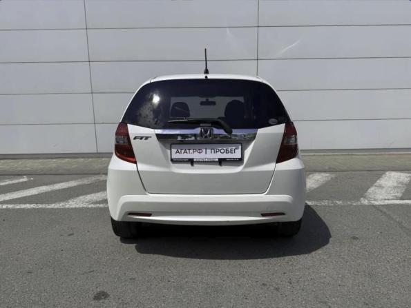Honda Fit II с пробегом 2012 года, цена 980 000 рублей, 196800 км, хэтчбек, Автокод Объявления