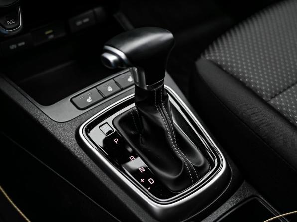 Kia Rio IV Рестайлинг с пробегом 2020 года, цена 1 650 000 рублей, 57056 км, седан, Автокод Объявления