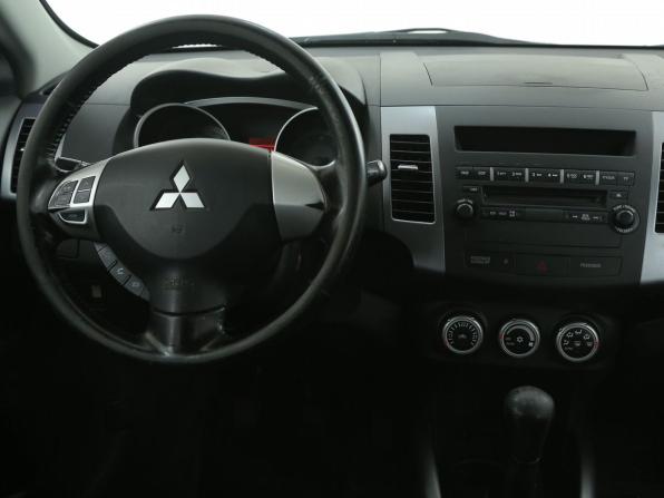 Mitsubishi Outlander II с пробегом 2007 года, цена 917 000 рублей, 131000 км, внедорожник, Автокод Объявления