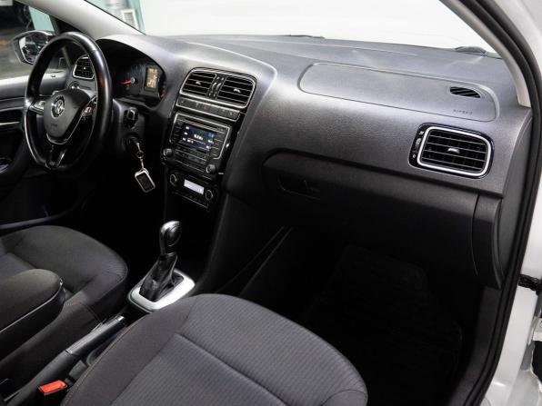 Volkswagen Polo V Рестайлинг с пробегом 2018 года, цена 1 390 000 рублей, 65720 км, седан, Автокод Объявления