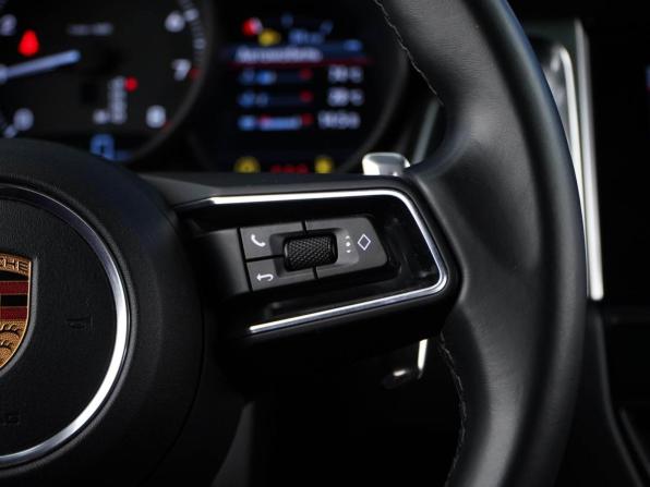 Porsche Macan I Рестайлинг 2 с пробегом 2022 года, цена 7 099 077 рублей, 25800 км, внедорожник, Автокод Объявления