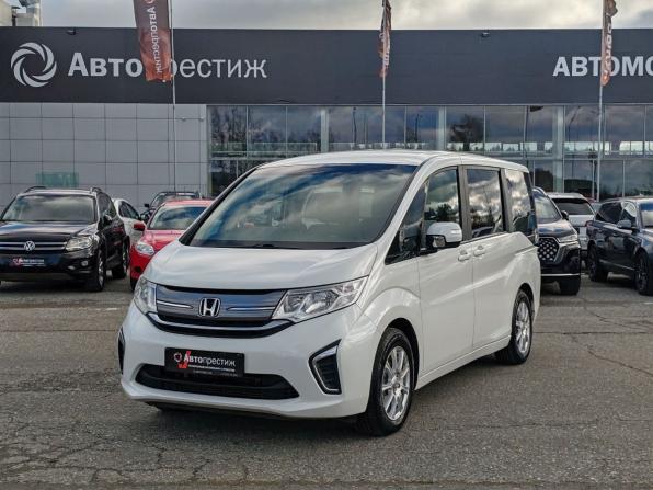 Honda Stepwgn V с пробегом 2015 года, цена 1 659 000 рублей, 136010 км, минивэн, Автокод Объявления