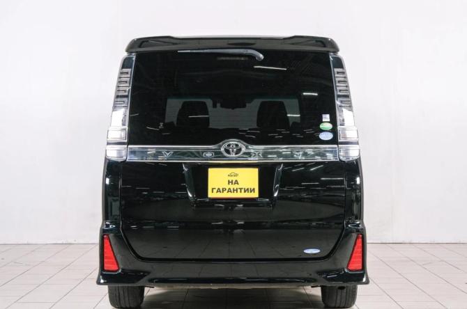 Toyota Voxy III (R80) Рестайлинг с пробегом 2018 года, цена 1 899 000 рублей, 178000 км, минивэн, Автокод Объявления