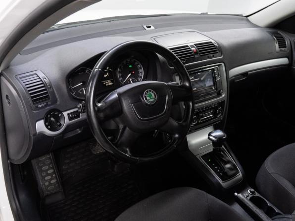 Skoda Octavia II (A5) Рестайлинг с пробегом 2013 года, цена 889 000 рублей, 254889 км, лифтбек, Автокод Объявления