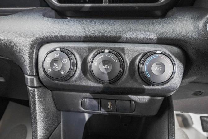 Toyota Yaris IV с пробегом 2020 года, цена 1 299 000 рублей, 93300 км, хэтчбек, Автокод Объявления