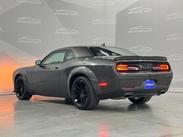 Dodge Challenger III Рестайлинг 2 с пробегом 2018 года, цена 4 000 000 рублей, 133278 км, купе, Автокод Объявления