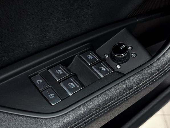 Audi e-tron I с пробегом 2019 года, цена 5 099 990 рублей, 38195 км, внедорожник, Автокод Объявления