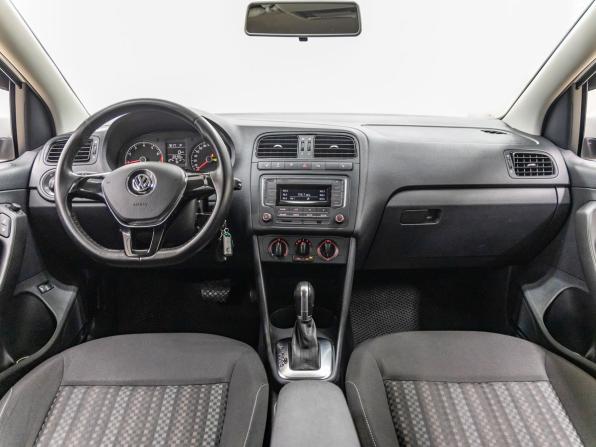 Volkswagen Polo V Рестайлинг с пробегом 2016 года, цена 1 081 000 рублей, 88000 км, седан, Автокод Объявления