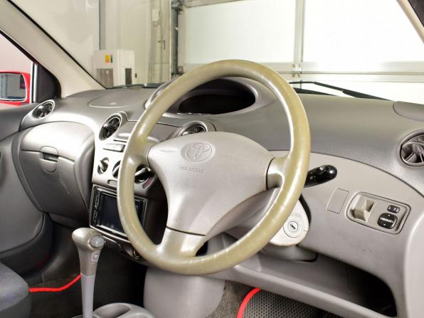 Toyota Vitz I (P10) с пробегом 2001 года, цена 349 999 рублей, 299999 км, хэтчбек, Автокод Объявления
