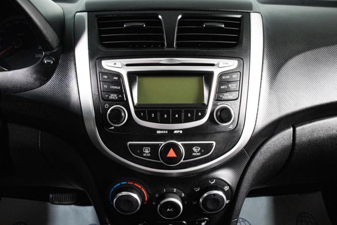 Hyundai Solaris I с пробегом 2012 года, цена 809 000 рублей, 127500 км, седан, Автокод Объявления