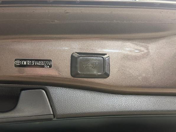 Toyota RAV4 V (XA50) с пробегом 2021 года, цена 3 690 000 рублей, 45360 км, внедорожник, Автокод Объявления