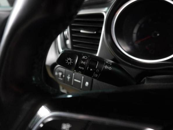 Kia Ceed III с пробегом 2018 года, цена 1 599 000 рублей, 119748 км, хэтчбек, Автокод Объявления